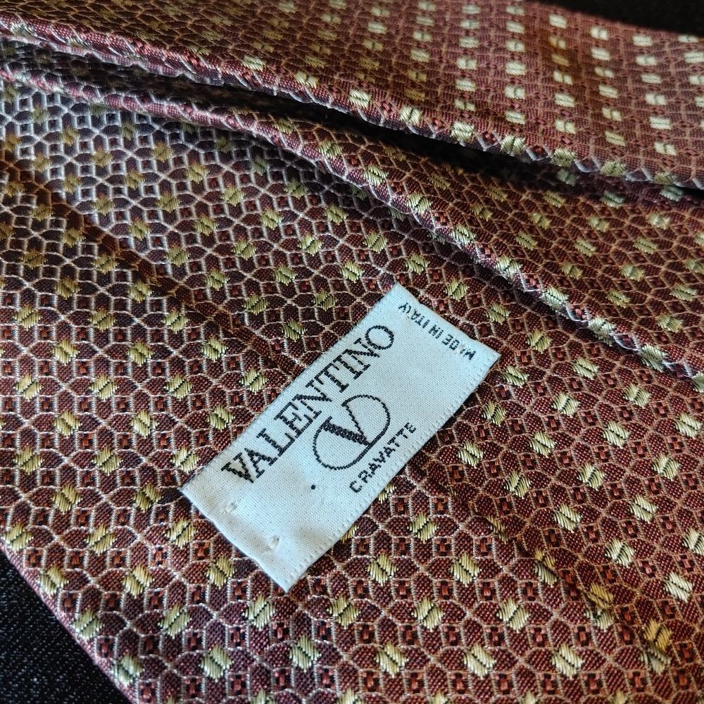 Valentino tie